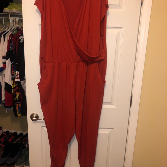 Clothing - Picture 3 of 8